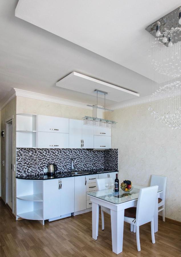 Tina'S Apartments With Panoramic Sea View Batumi Eksteriør bilde